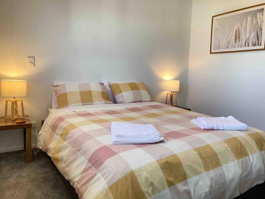 Cheerful 2 Bedroom Townhouse In Addington! Christchurch Ngoại thất bức ảnh