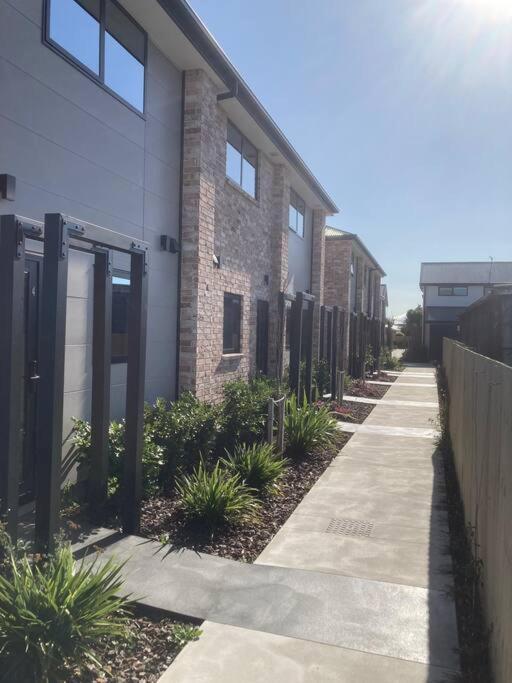 Cheerful 2 Bedroom Townhouse In Addington! Christchurch Ngoại thất bức ảnh