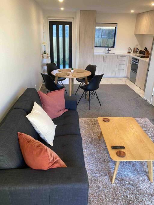 Cheerful 2 Bedroom Townhouse In Addington! Christchurch Ngoại thất bức ảnh