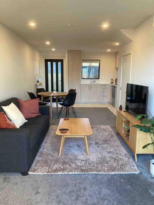 Cheerful 2 Bedroom Townhouse In Addington! Christchurch Ngoại thất bức ảnh